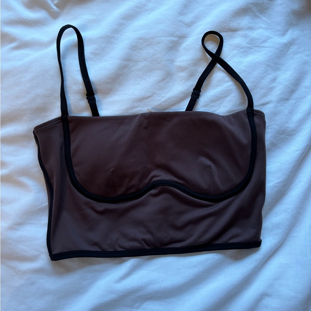 ALO Yoga Chocolate Brown Crop Top with Black Trim